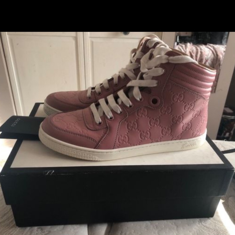 Signature Rose High Top GG Gucci Sneakers